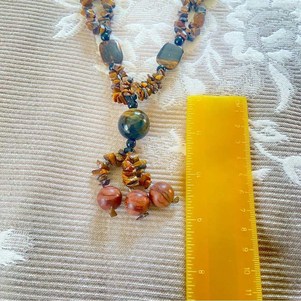 Elegant Multicolor Beaded Necklace - Picture 13 of 16